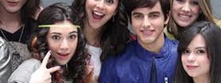 nuevos papeles para chica vampiro