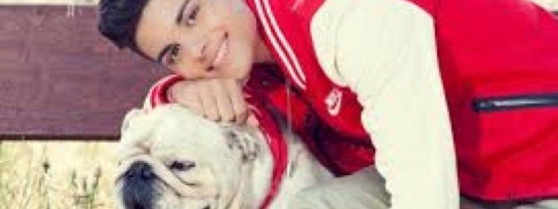 Es solo Abraham Mateo