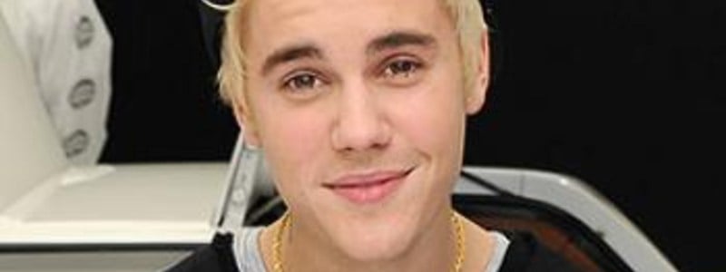 JUSTIN BIEBER