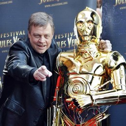 &iquest;Qu&eacute; cambi&oacute; sufri&oacute; C3PO en &eacute;sta pel&iacute;cula? - Star Wars: The Force Awakens... &iquest;Lo sabes todo?