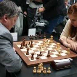 &iquest;Anatoli K&aacute;rpov o Judit Polgar? - Oh My GAT xD (Test familiar brother.)