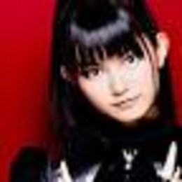 como se llaman la primera que empieca a cantar la cancion de gimme chocolate  - CUANTO SABES DE BABYMETAL