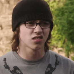 Sid esta enamorado, &iquest;De quien? (Primera temporada) - &iquest;Cuanto sabes de Skins? (Primera generaci&oacute;n)