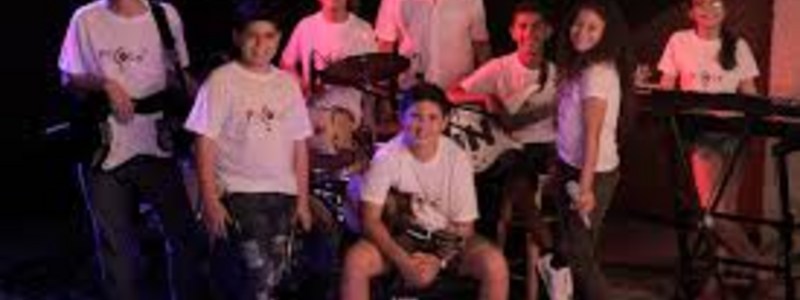 QUE TANTO SABES DE BANDA PICOLÉ??-SOFIA PÉREZ.