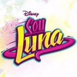 Digo neta la verdad, Digo padre a lo genial, Pero ay cosas que no cambian un idioma universal, Yo campera a la chamara, Todo gira, Todo cambia, Tu mi amiga, Compa&ntilde;era, Es lo mismo ya veras, Al principio me sonabas diferentes, Tan distinta en medio de toda la gente y al final, Me di cuanta que es extra&ntilde;o, Pero es lo mismo ya veras  - &iquest;Adivina la cancion de....SOY LUNA?