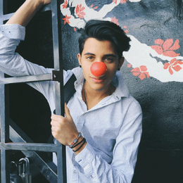 Erick es: - &iquest;Cuanto sabes de CNCO?