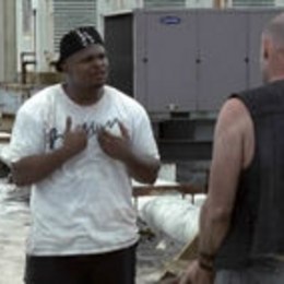 &iquest;A donde se le caen las llaves de las esposas de Merle a T-Dog? - Quiz The Walking Dead 1x02 en Espa&ntilde;ol