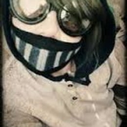 cuantos a&ntilde;os tiene laughing jack  - cuanto sabes de creepypastas ? 