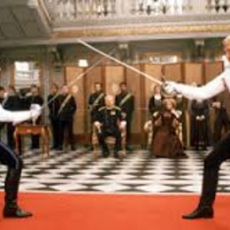 Hamlet y Laertes se enfrentan en un duelo de espadas, el resultado es... - HAMLET. Parte final