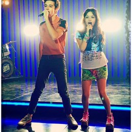 Sabes qu&eacute;?!
Luna y Matteo acaban y confiesan de que se gustan.elige respuesta y a ver si eliges la que yo - Preguntas y juegos Sobre Soy Luna!