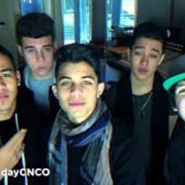 cual tiene ojos verdes  - cuando te gusta cnco