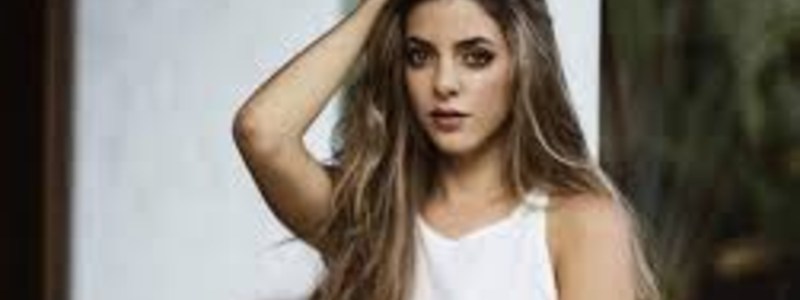 cuanto sabes de corina smith
