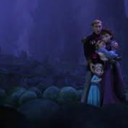 quienes espian y se caen en el momento que los pap&agrave;s de anna y elsa van con los trols? - &iquest;Cuanto sabes de FROZEN?