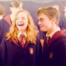 SEGUNDO LIBRO &iquest;A la fiesta de qu&eacute; fantasma fueron invitados el tr&iacute;o de oro? - &iquest;CU&Aacute;NTO SABES DE LOS LIBROS DE HARRY POTTER?