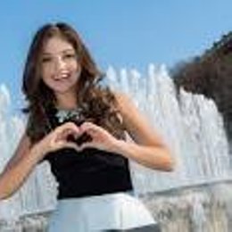 cuales son los apellidos de karol - que tanto conoces a karol sevilla