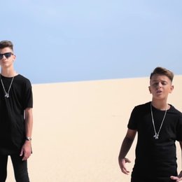 &iquest;Cu&aacute;l fue la primera canci&oacute;n propia? - &iquest;Cu&aacute;nto sabes sobre Adexe & Nau?