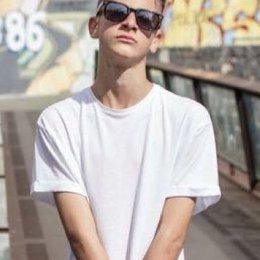 &iquest;Cu&aacute;ntos a&ntilde;os tiene ahora? - &iquest;Cu&aacute;nto conoces a Nau de Adexe & Nau?(Este test fue creado el 