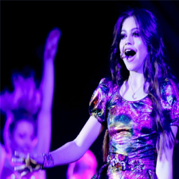 &iquest;como se llama la pista donde patina luna? - Cuanto sabes de Luna Valente?