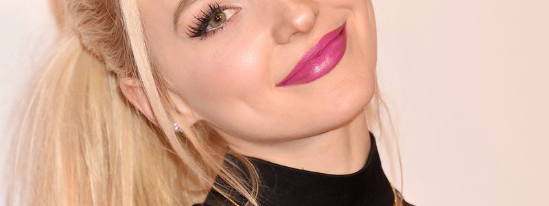 cuanto conoces a dove cameron?