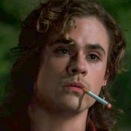 &iquest;con que golpea Billy a Steve tras recibir 3 golpes suyos? - TEST SOBRE STRANGER THINGS