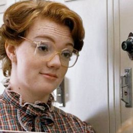 cual fue el motivo inventado de la muerte de barb  - cuanto sabes de stranger things 1 y stranger things 2 