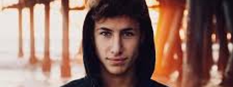 QUE TANTO SABES SOBRE JUANPA ZURITA 