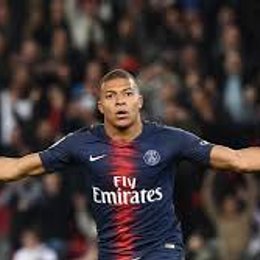 y   que   numero   usa   mbappe  en el  psg - test de  futbol 
