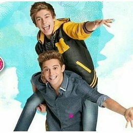 como se llama la cancion que hace matteo con gast&oacute;n - que tanto conoces de soy luna