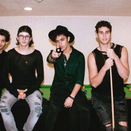 cual fue su primera cancion? - eres una verdadera cncowner de coraz&oacute;n?