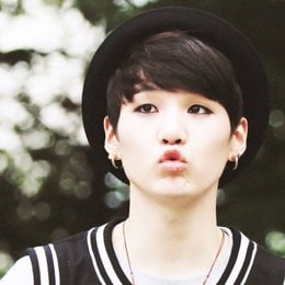 Suga debuto en BTS como  - QUE TANTO SABES DE SUGA DE BTS