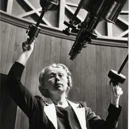 Ella declar&oacute;: "En mi propia vida, mi ciencia y mi religi&oacute;n est&aacute;n separadas..." &iquest;De que religi&oacute;n es?  - Vera Cooper Rubin 