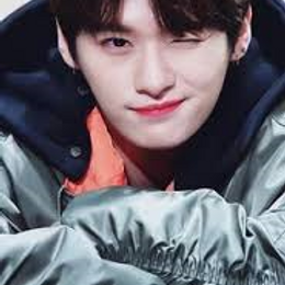 &iquest;Qui&eacute;nes se dieron un beso
 en la mejilla frente a lee minho? - demuestra que sabes de stray kids