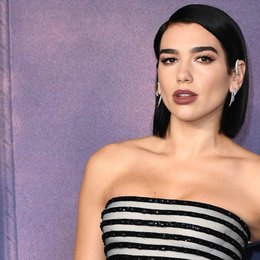 &iquest;Con quien hizo una colaboraci&oacute;n llamada  &ldquo; Kiss and make up&rdquo;? - &iquest;Cuanto conoces a Dua Lipa?