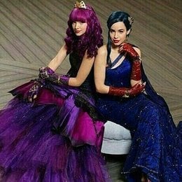 QUE PELICULA FUE EL BAILE REAL - QUE TANTO SABES DE DESENDIENTES