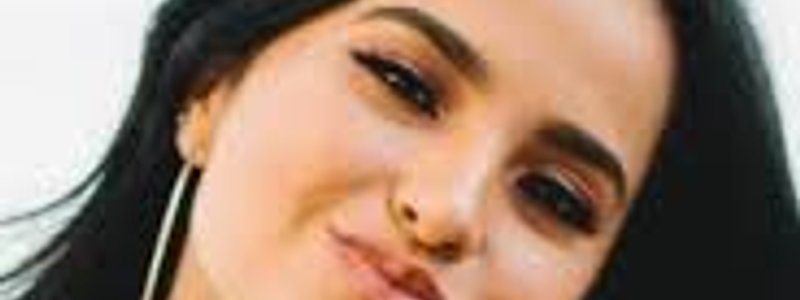 QUE TANTO CONOCES A BECKY G 