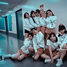 YG ENTERTAIMENT,SM ENTERTAIMEMT y JYP son conocidas como: - Cuanto sabes sobre Kpop