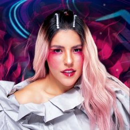 EN QUE RED SOCIAL LESSLIE SUBI&Oacute; ESTA FOTO - CUANTO SABES DE LOS POLINESIOS