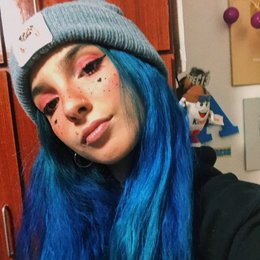 Que meme pinto en su pared Angie Velasco - Cu&aacute;nto sabes de Angie Velasco