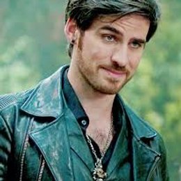 Quien interpreta al Capitan Garfio en la serie Once Upon a Time.  - Que tanto sabes sobre Peter Pan?