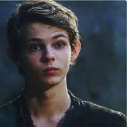 Y quien interpreta a Peter Pan en Once Upon a Time.  - Que tanto sabes sobre Peter Pan?
