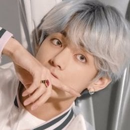 &iquest;Quien es este bombonazo?  - ADIVINA EL MIEMBRO DE BTS!! 