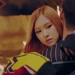 Colabor&oacute; primero con  - Test : cu&aacute;nto sabes sobre Rose de BLACKPINK