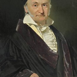 Friedrich Gauss. - &iquest;F&iacute;sico qu&iacute;mico matem&aacute;tico o bi&oacute;logo?